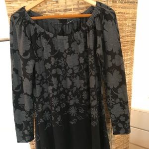 Gray/black flowered tunic